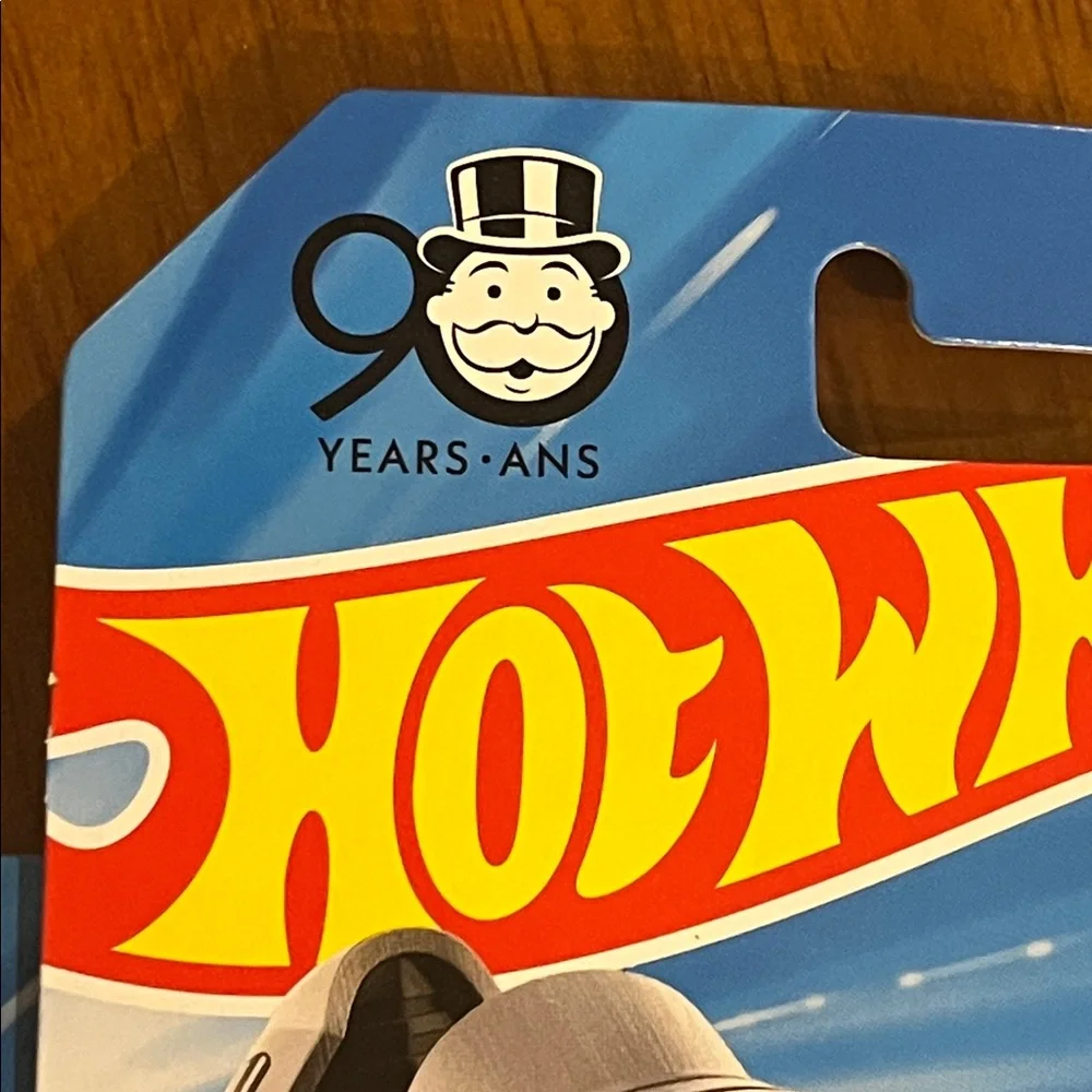 Hot Wheels Monopoly Pass N Go Toy Car new Mattel 1/64
